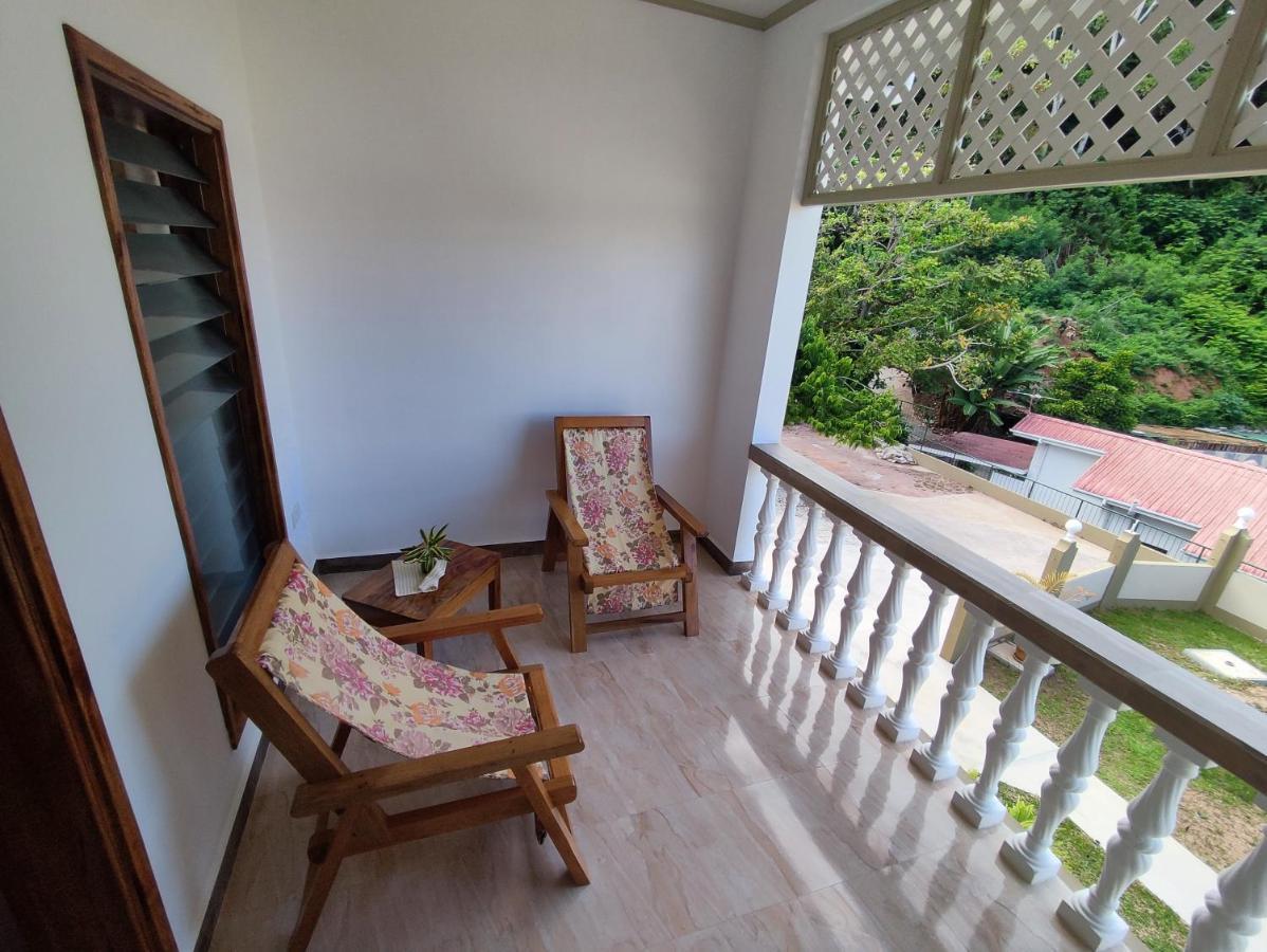 La Residence D'Almee Guesthouse Baie Sainte Anne エクステリア 写真